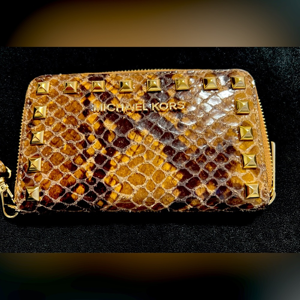 Michael Kors cell phone holder wristlet